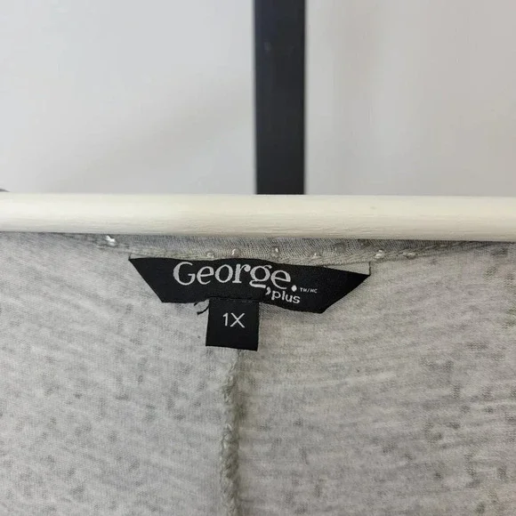 George Tee - Picture 3 of 4